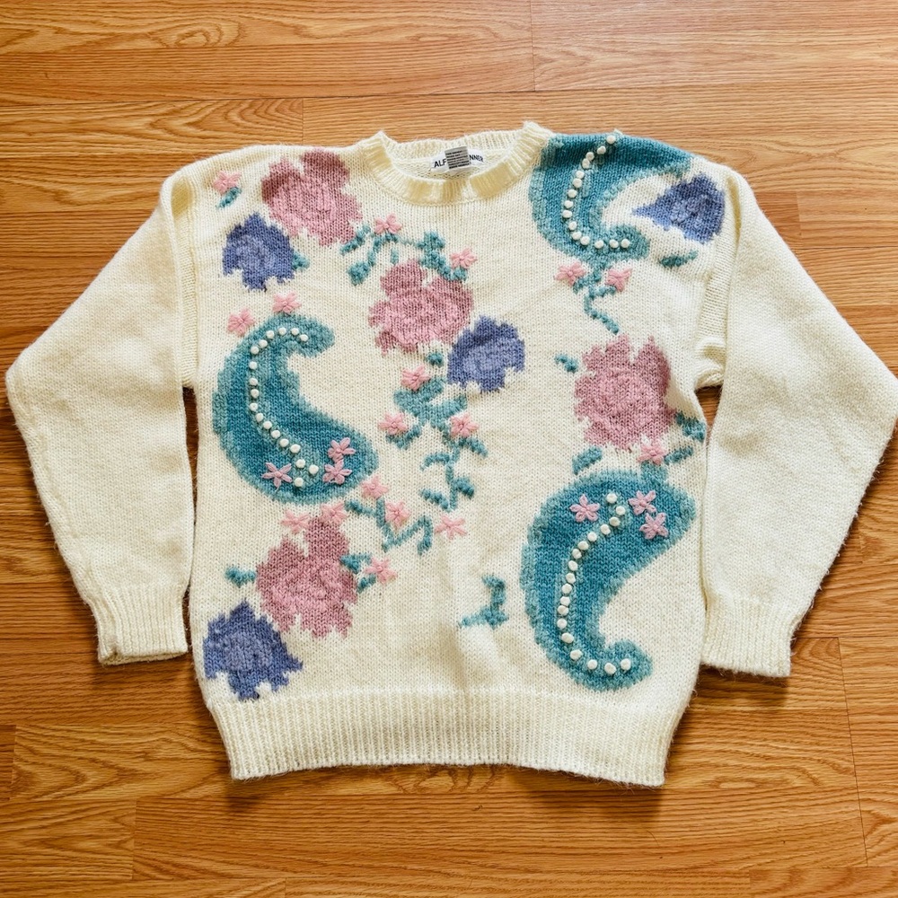 Vintage Alfred Dunner Cream Crewneck Sweater with Pastel Paisley Floral Knit L